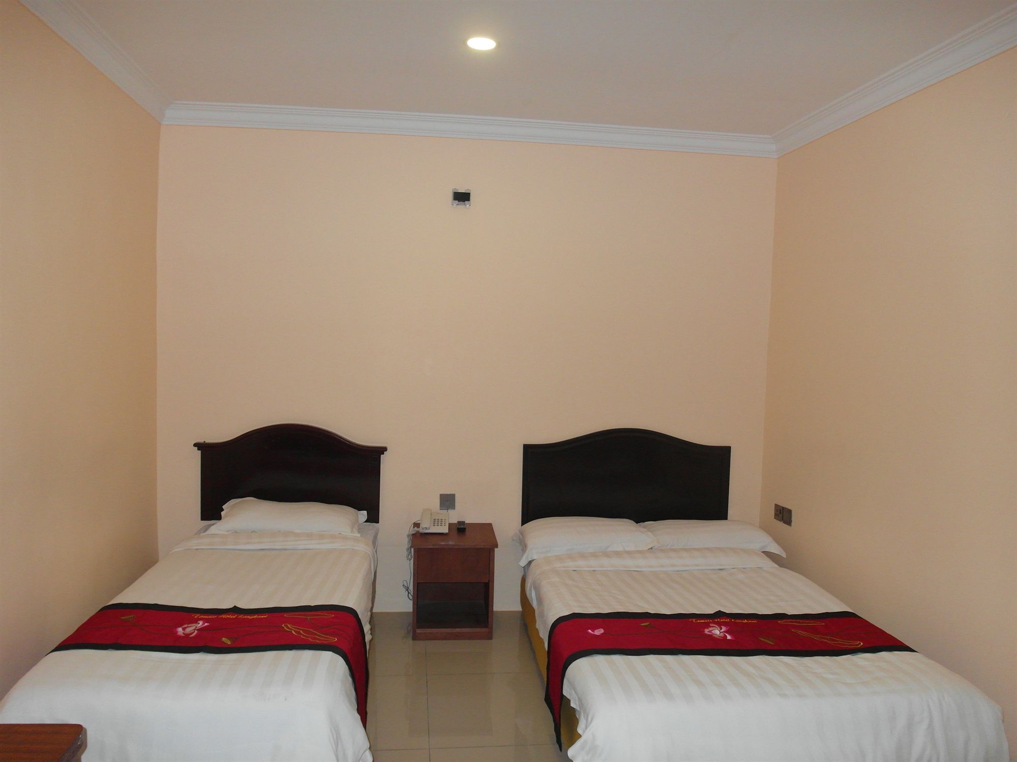 Tomato Hotel Λανγκάουι Εξωτερικό φωτογραφία